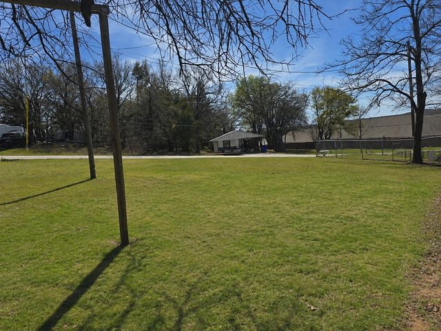 500 Captains Cutt Road, Oak Ridge, TX 76240