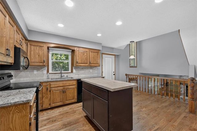 15624 W 81st Street, Lenexa, KS 66219