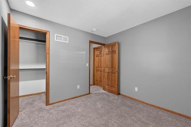 15624 W 81st Street, Lenexa, KS 66219
