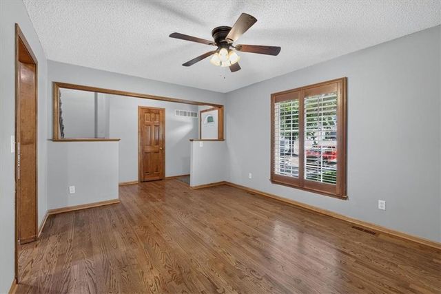 15624 W 81st Street, Lenexa, KS 66219