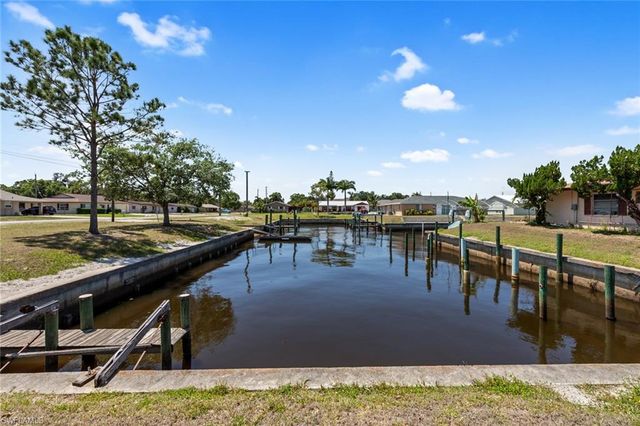 2040 Clarke AVE, Fort Myers, FL 33905