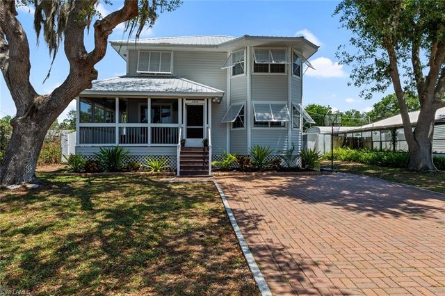 2040 Clarke AVE, Fort Myers, FL 33905