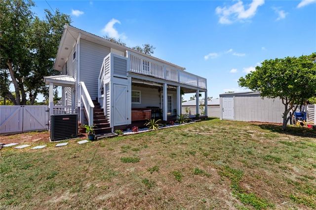 2040 Clarke AVE, Fort Myers, FL 33905