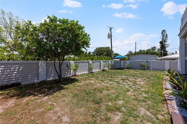 2040 Clarke AVE, Fort Myers, FL 33905