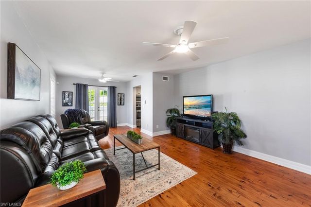 2040 Clarke AVE, Fort Myers, FL 33905