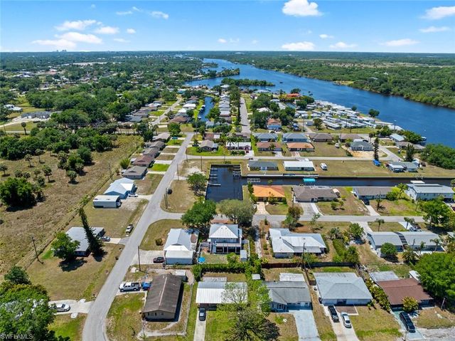 2040 Clarke AVE, Fort Myers, FL 33905