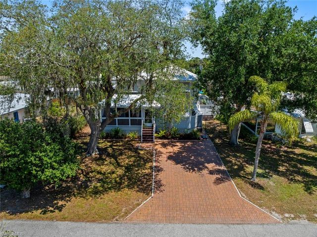 2040 Clarke AVE, Fort Myers, FL 33905