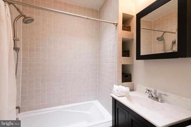 611 MORTON PL NE, Washington, DC 20002