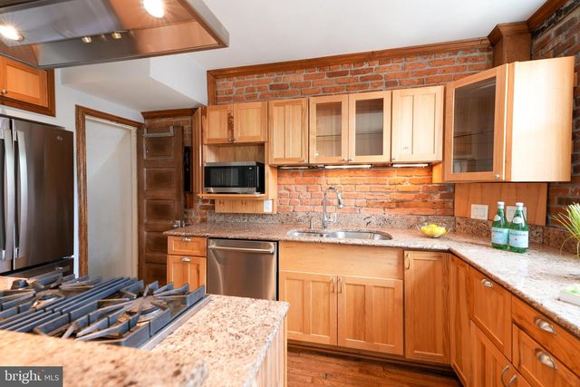 611 MORTON PL NE, Washington, DC 20002