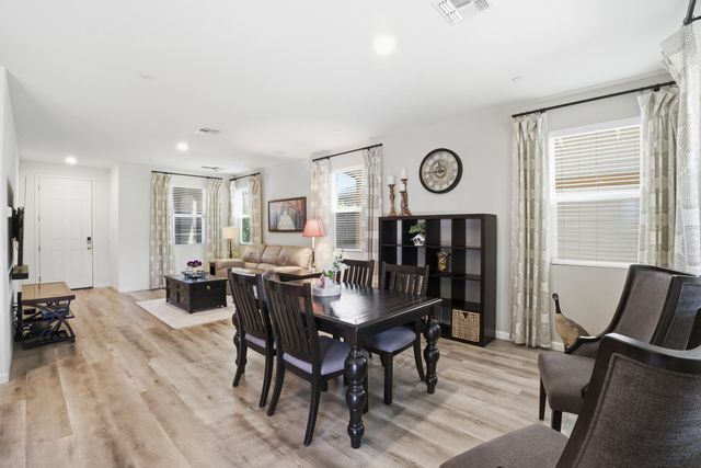 3709 E Cypress Avenue, Visalia, CA 93292