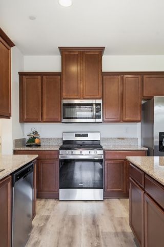 3709 E Cypress Avenue, Visalia, CA 93292