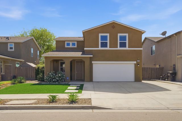 3709 E Cypress Avenue, Visalia, CA 93292