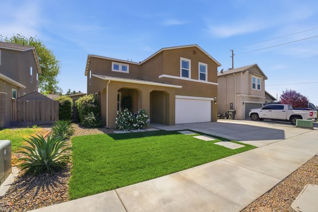 3709 E Cypress Avenue, Visalia, CA 93292