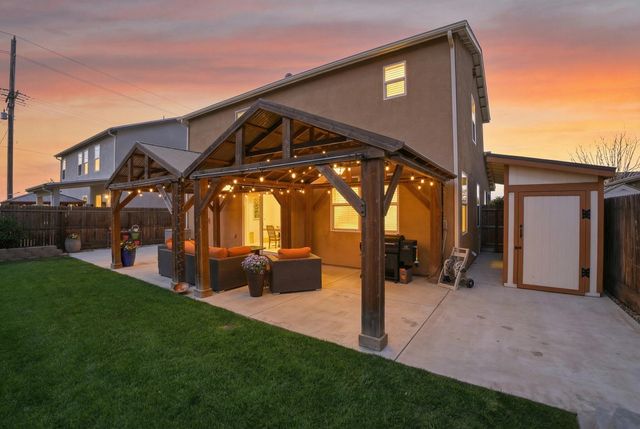 3709 E Cypress Avenue, Visalia, CA 93292