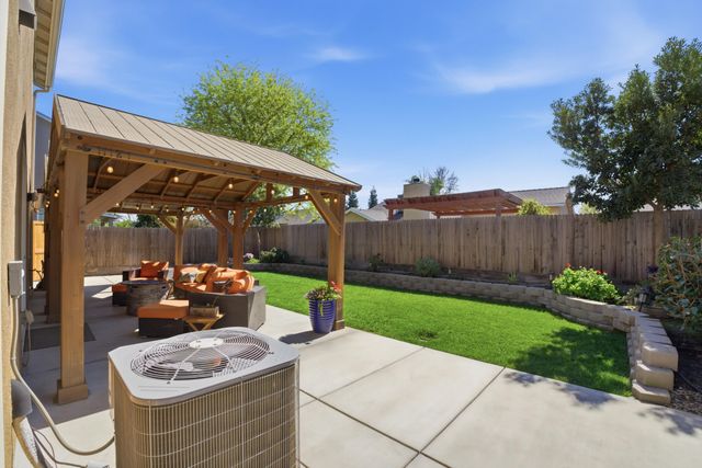 3709 E Cypress Avenue, Visalia, CA 93292
