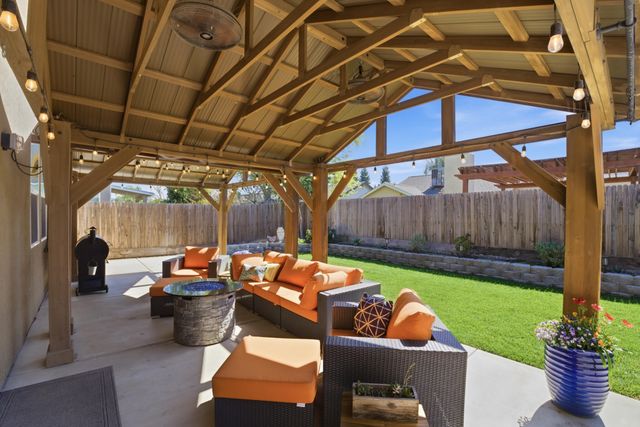 3709 E Cypress Avenue, Visalia, CA 93292