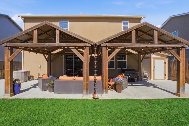 3709 E Cypress Avenue, Visalia, CA 93292