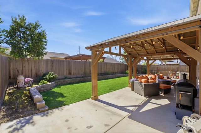 3709 E Cypress Avenue, Visalia, CA 93292