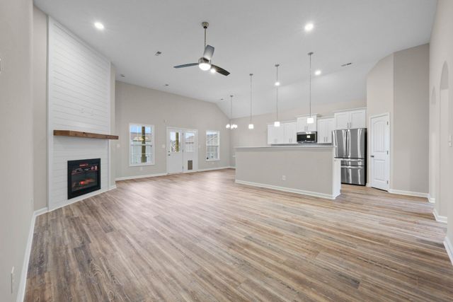 657 Marblewing Ct, Clarksville, TN 37043