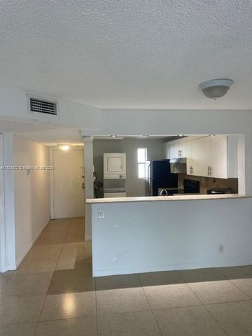 8020 N Colony Cir N 202, Tamarac, FL 33321