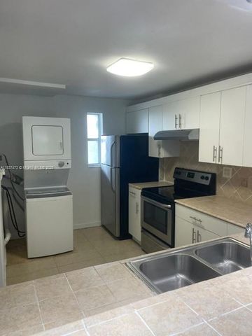 8020 N Colony Cir N 202, Tamarac, FL 33321