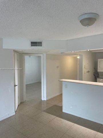 8020 N Colony Cir N 202, Tamarac, FL 33321