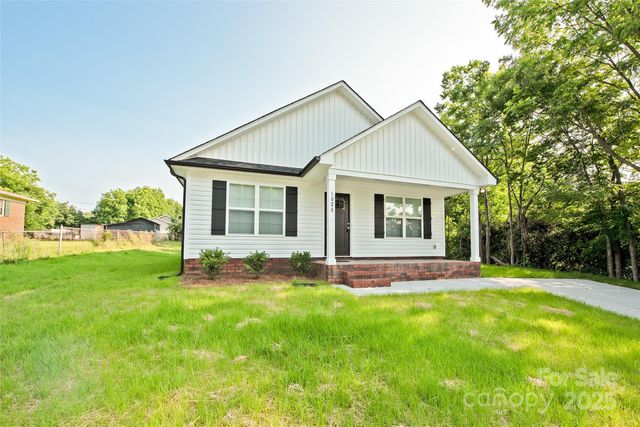 1028 Gibson Street, Albemarle, NC 28001