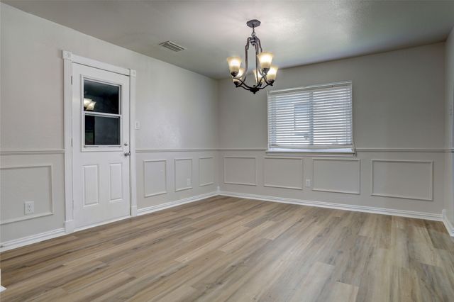 105 Countryside Drive, Arlington, TX 76014