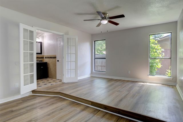 105 Countryside Drive, Arlington, TX 76014