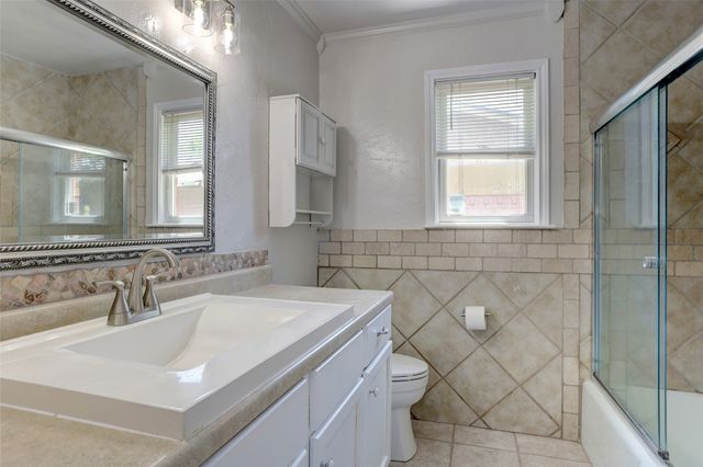 105 Countryside Drive, Arlington, TX 76014