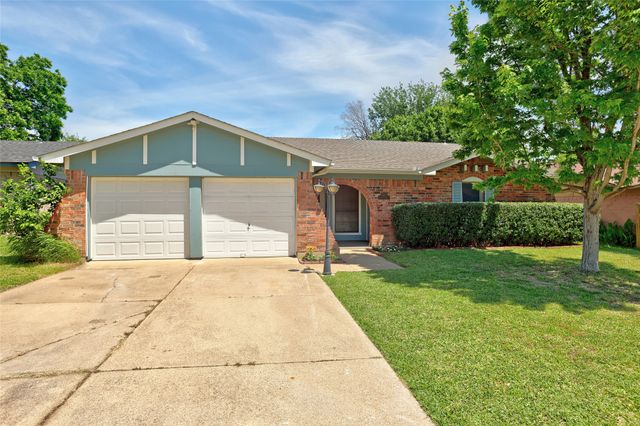 105 Countryside Drive, Arlington, TX 76014