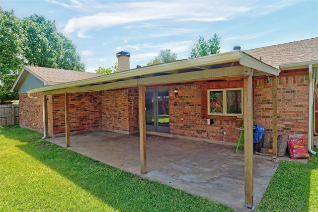 105 Countryside Drive, Arlington, TX 76014