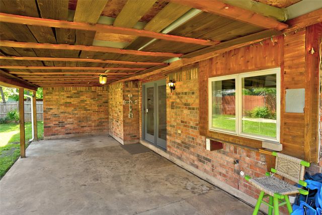 105 Countryside Drive, Arlington, TX 76014