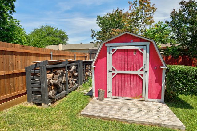 105 Countryside Drive, Arlington, TX 76014
