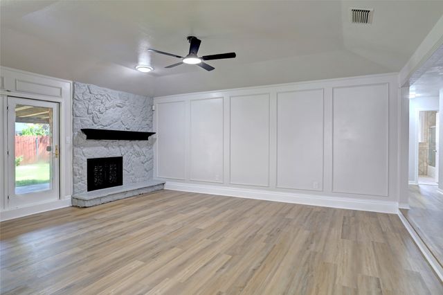 105 Countryside Drive, Arlington, TX 76014