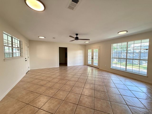 6148 Antioch Blvd, Baton Rouge, LA 70817