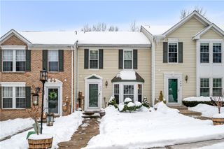 747 Parkridge Ln, Moon/crescent Twp, PA 15108