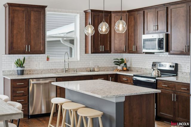 7265 Yankee Woods Drive, Lincoln, NE 68516