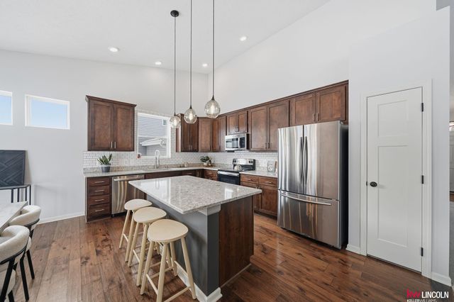 7265 Yankee Woods Drive, Lincoln, NE 68516