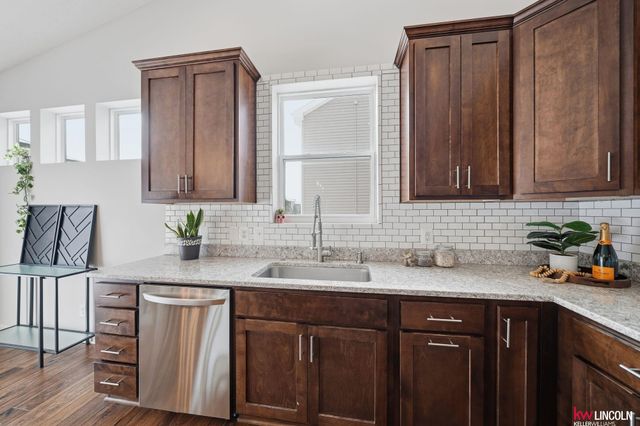 7265 Yankee Woods Drive, Lincoln, NE 68516