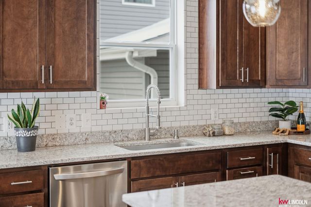 7265 Yankee Woods Drive, Lincoln, NE 68516