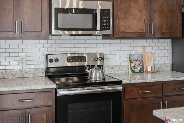 7265 Yankee Woods Drive, Lincoln, NE 68516