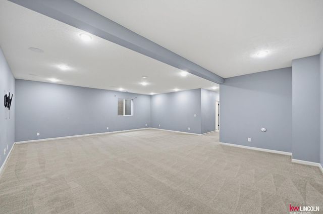 7265 Yankee Woods Drive, Lincoln, NE 68516