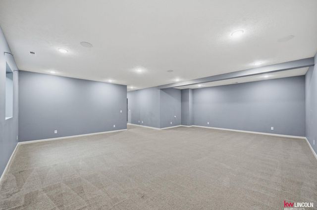 7265 Yankee Woods Drive, Lincoln, NE 68516