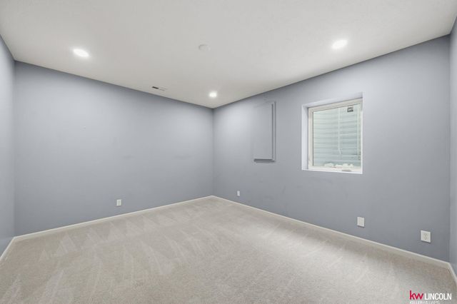 7265 Yankee Woods Drive, Lincoln, NE 68516