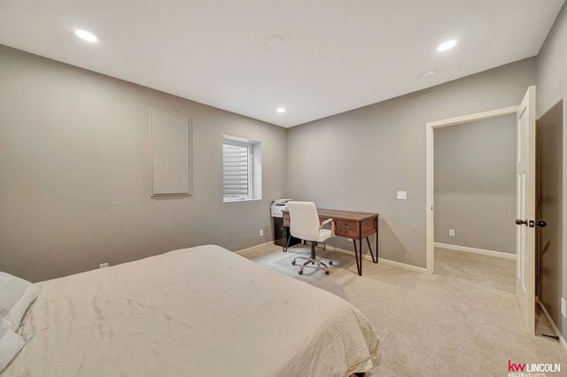 7265 Yankee Woods Drive, Lincoln, NE 68516