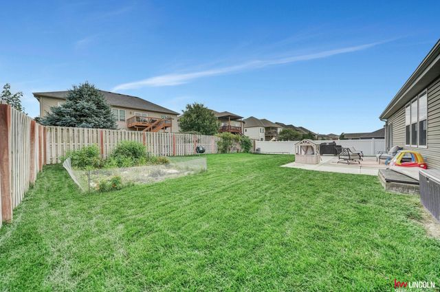 7265 Yankee Woods Drive, Lincoln, NE 68516