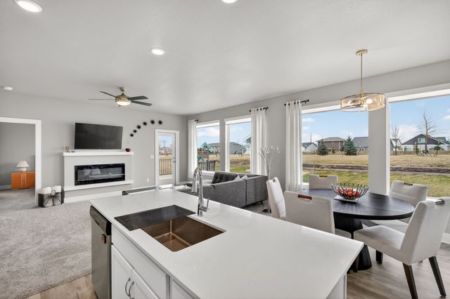 15227 Deerview Drive, Urbandale, IA 50323