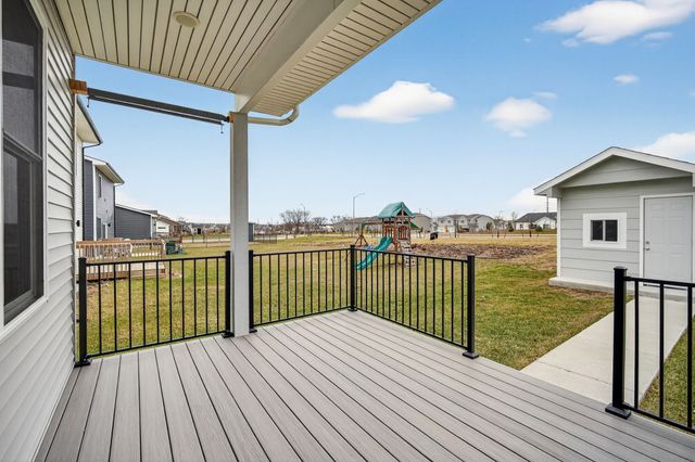 15227 Deerview Drive, Urbandale, IA 50323