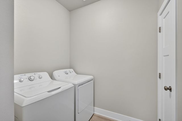 15227 Deerview Drive, Urbandale, IA 50323